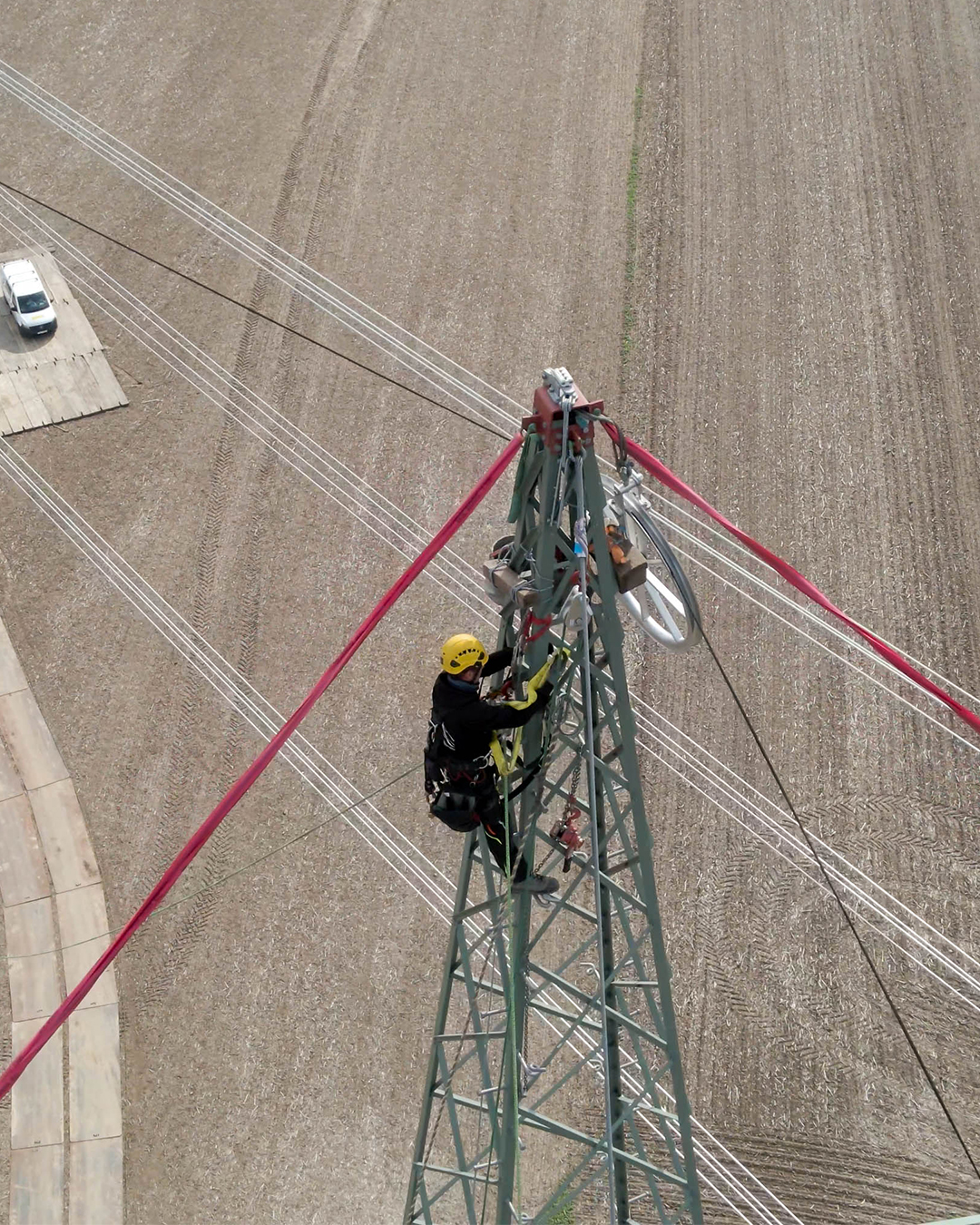 Baudokumentation am Freileitungsmast, Drohnenaufnahme - Videoproduktion